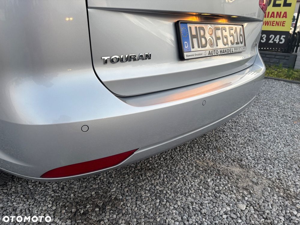 Volkswagen Touran - 22