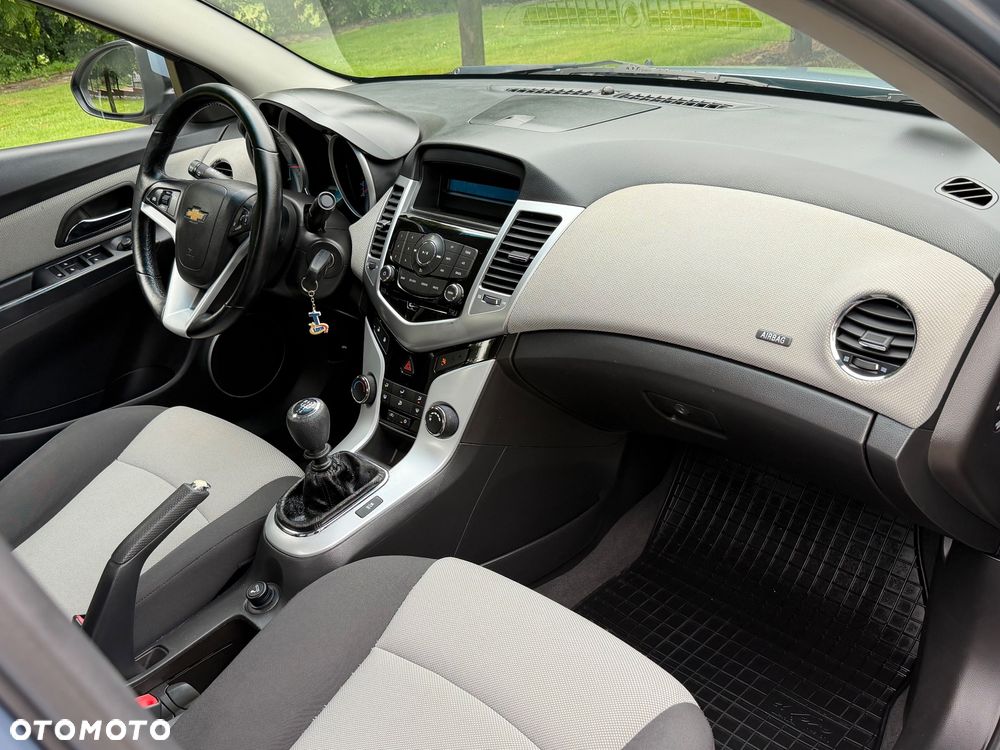 Chevrolet Cruze 1.6 - 13