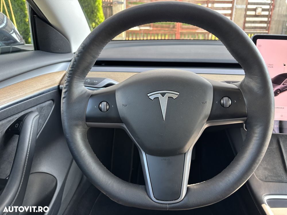 Tesla Model 3 - 15