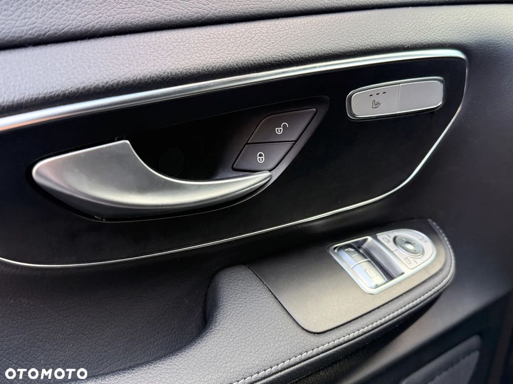 Mercedes-Benz Klasa V 300 d extralang 4Matic 9G-TRONIC Avantgarde - 26