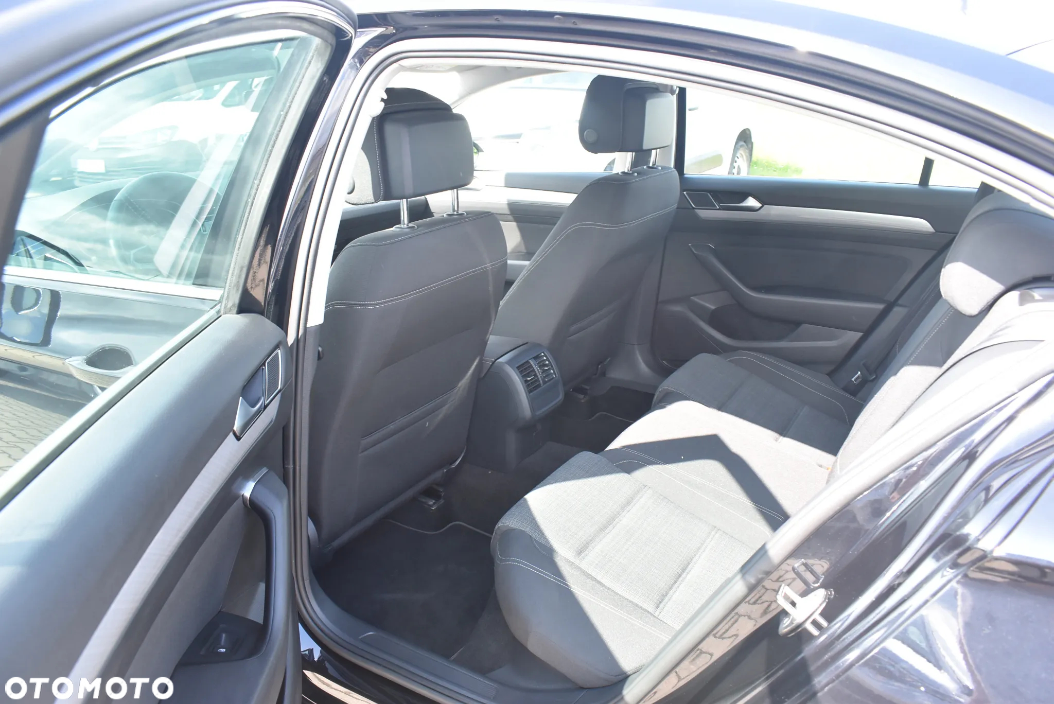 Volkswagen Passat 1.5 TSI EVO Business DSG - 12