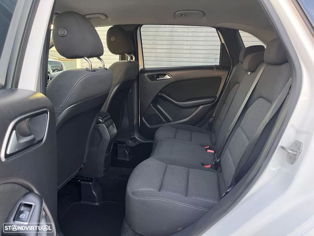 Mercedes-Benz B 220 d 7G-DCT Edition - 36