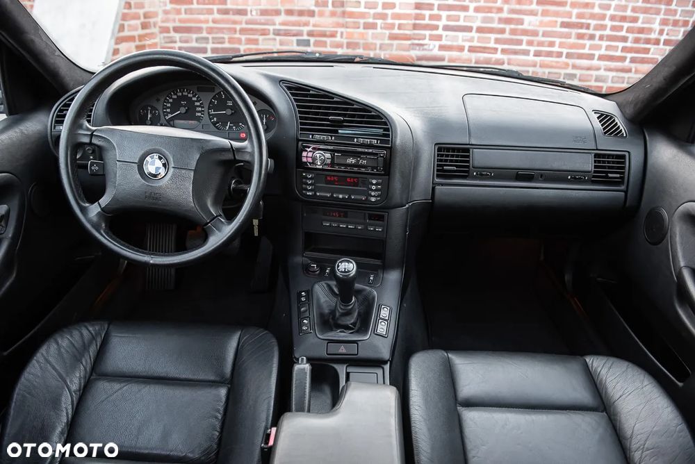 BMW Seria 3 318i - 24