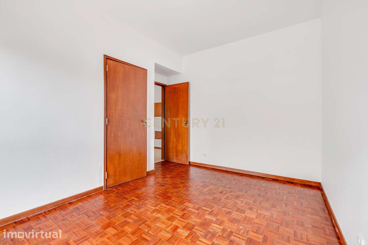 Apartamento T 4  em Faro no centro da cidade a 300m do mercado Municip - Grande imagem: 4/27