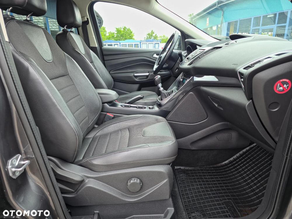 Ford Kuga 2.0 TDCi 2x4 Titanium - 8