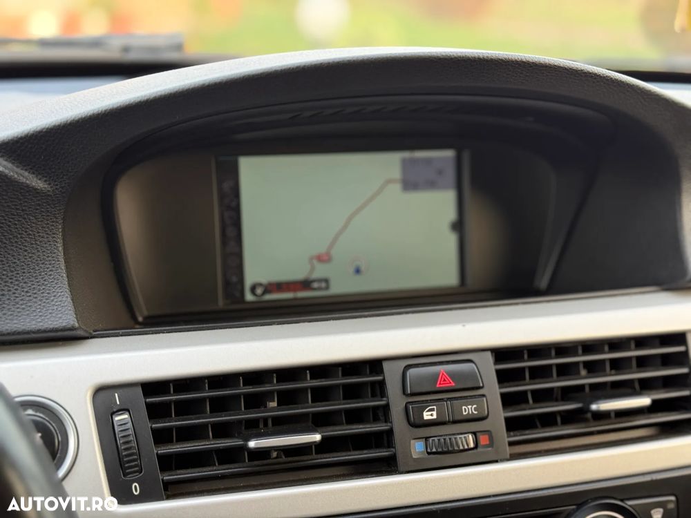 BMW Seria 3 318d DPF Touring Edition Exclusive - 16