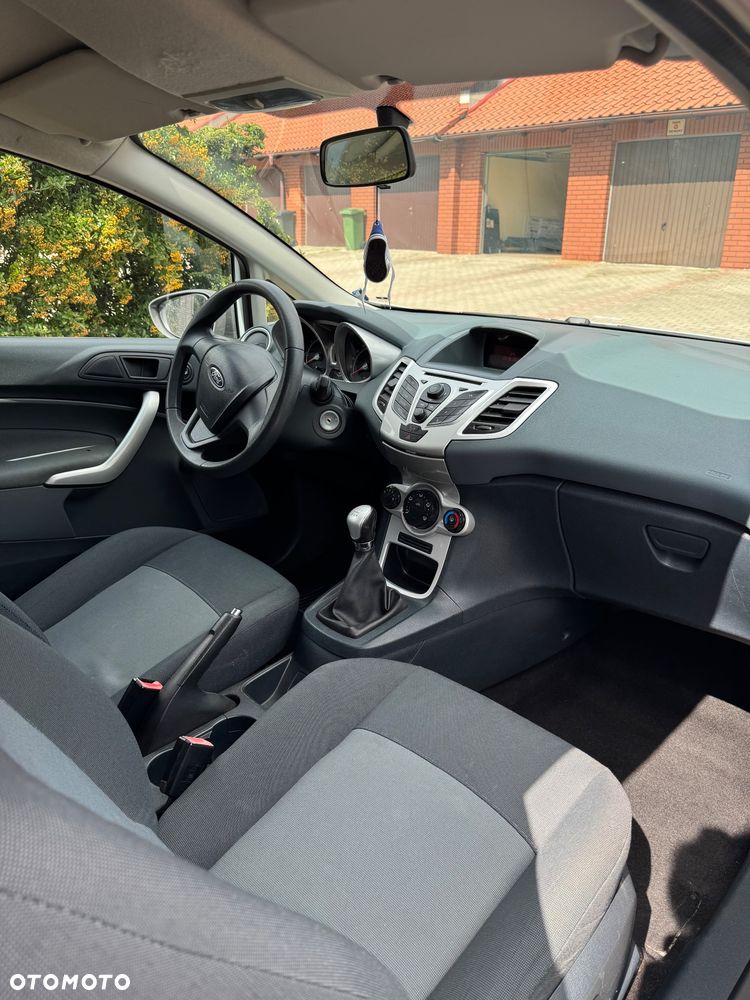 Ford Fiesta 1.25 Trend Edition - 6