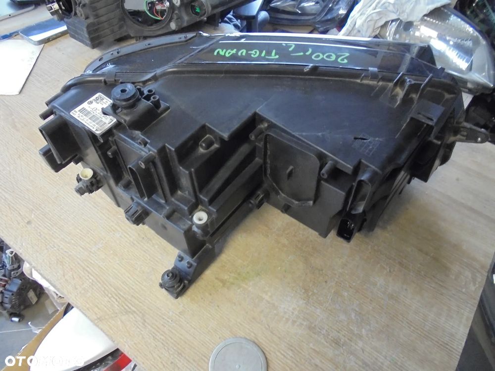 VOLKSWAGEN TIGUAN LAMPA LEWA PRZÓD EUROPA - 6