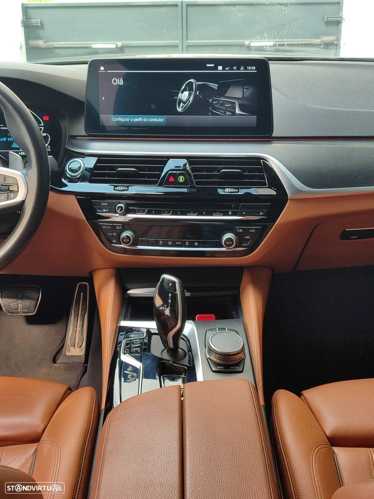 BMW 530 e Pack 50 anos M - 16