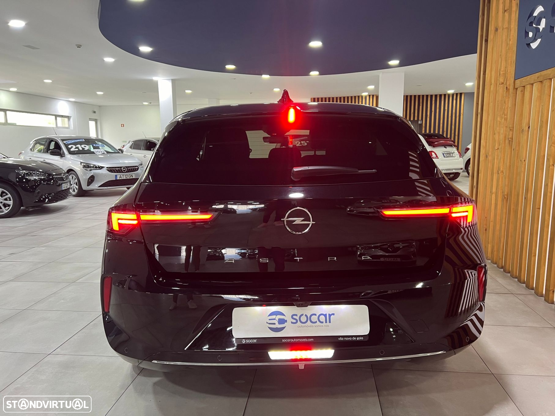Opel Astra 1.2 T Elegance - 11