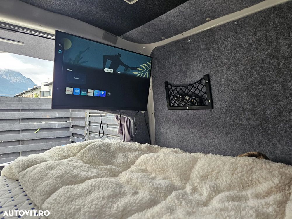 Volkswagen Caravelle - 27