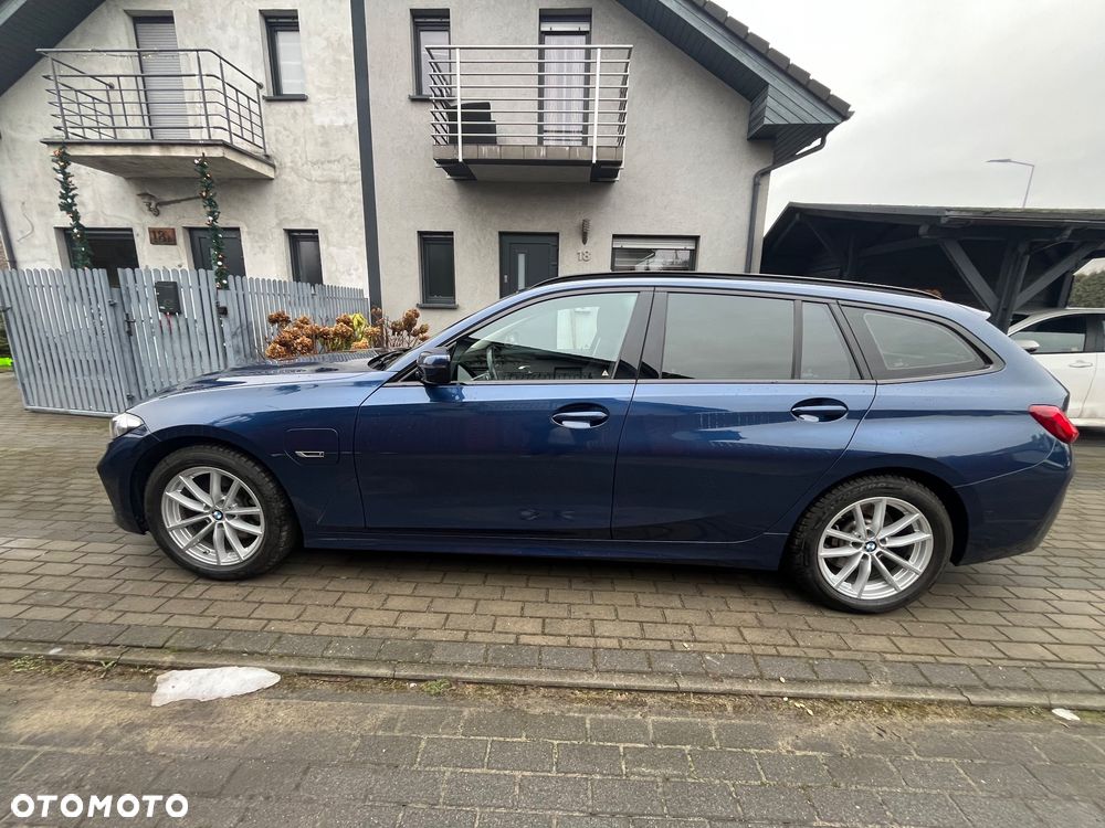 BMW Seria 3 320i GPF Luxury Line sport - 13
