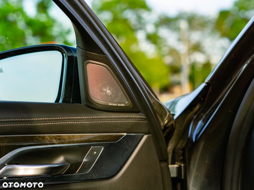 BMW Seria 7 740Li - 9