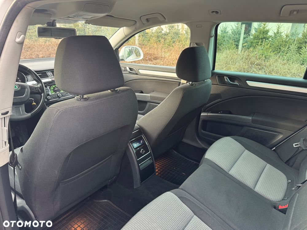 Skoda Superb 2.0 TDI 4x4 DSG Ambition - 13