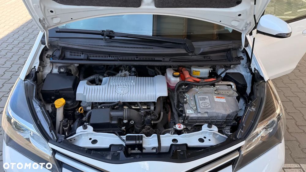 Toyota Yaris Hybrid 100 Dynamic - 15