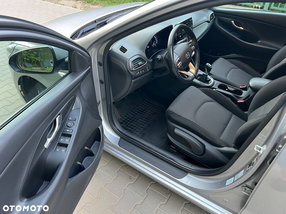 Hyundai i30 1.6 D Classic + - 11