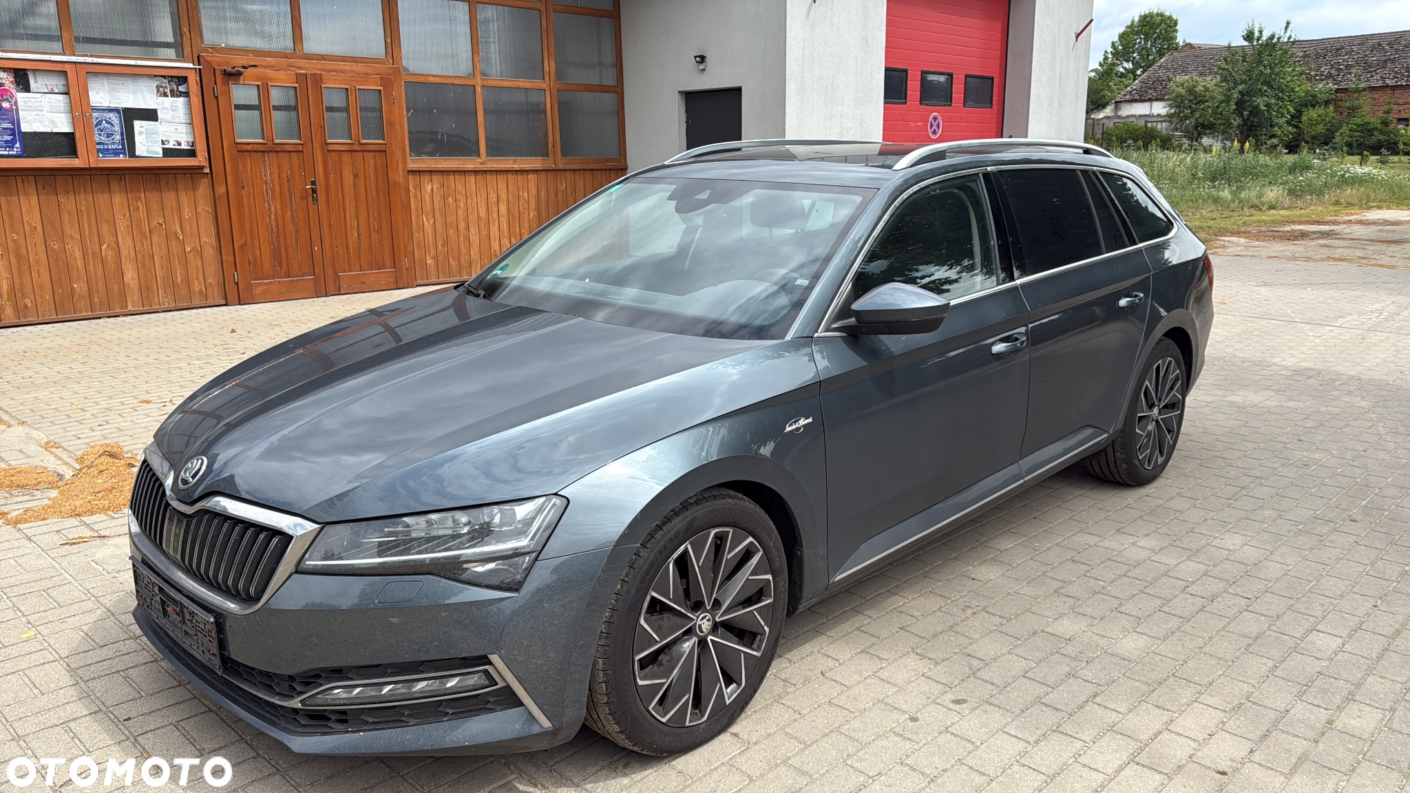 Skoda Superb Combi 2.0 TSI 4x4 DSG L&K - 13