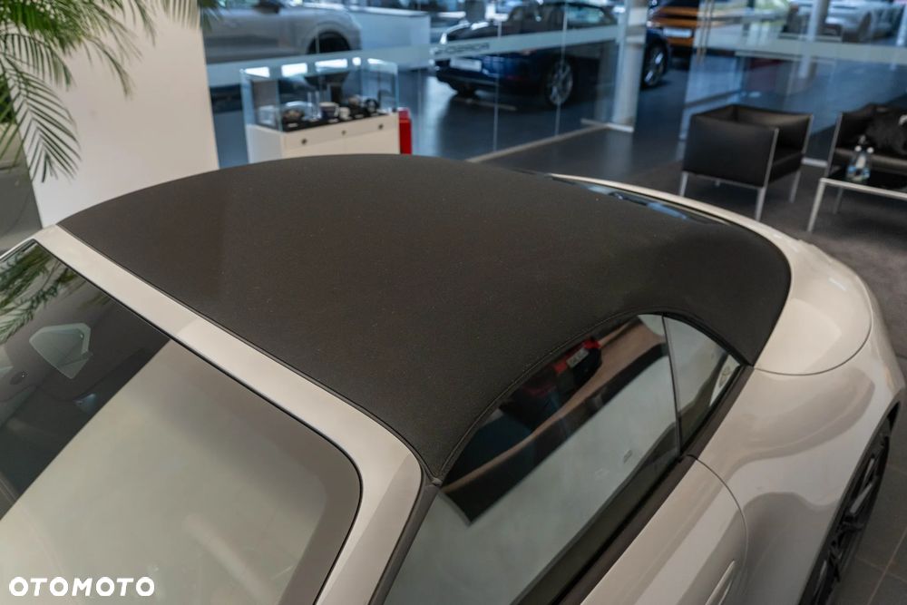 Porsche 911 Carrera 4S - 35