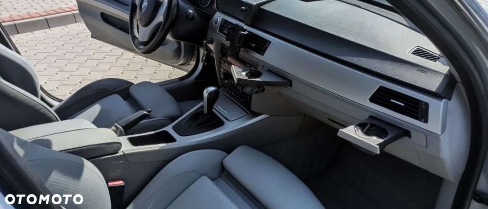 BMW Seria 3 - 25