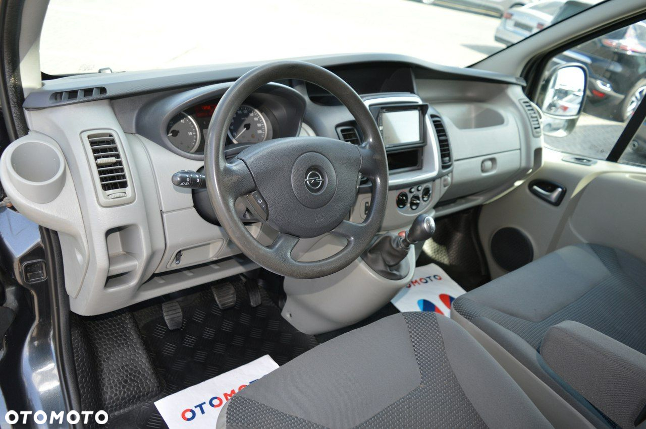 Opel Vivaro - 18
