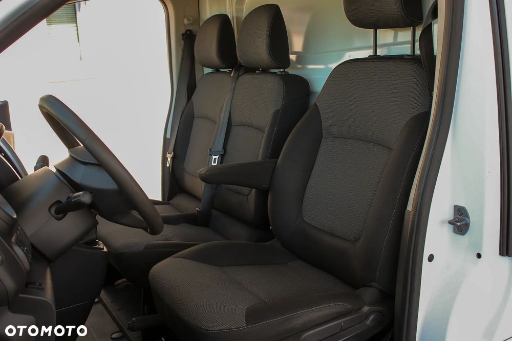 Renault Trafic - 21