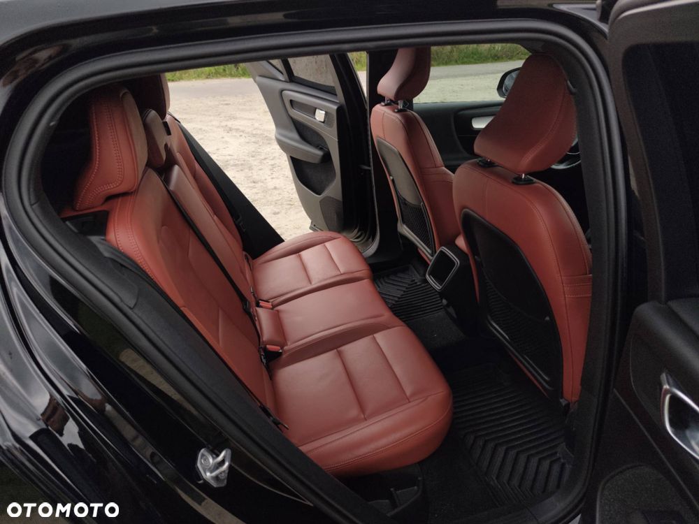 Volvo XC 40 T5 AWD Momentum - 8
