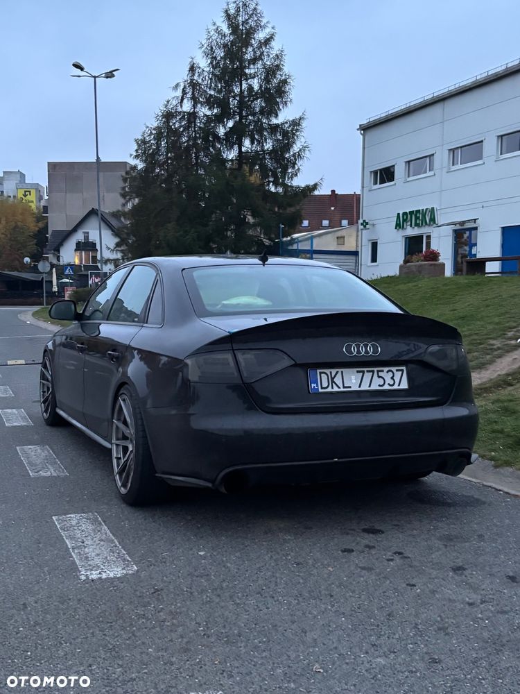 Audi A4 Limousine - 6