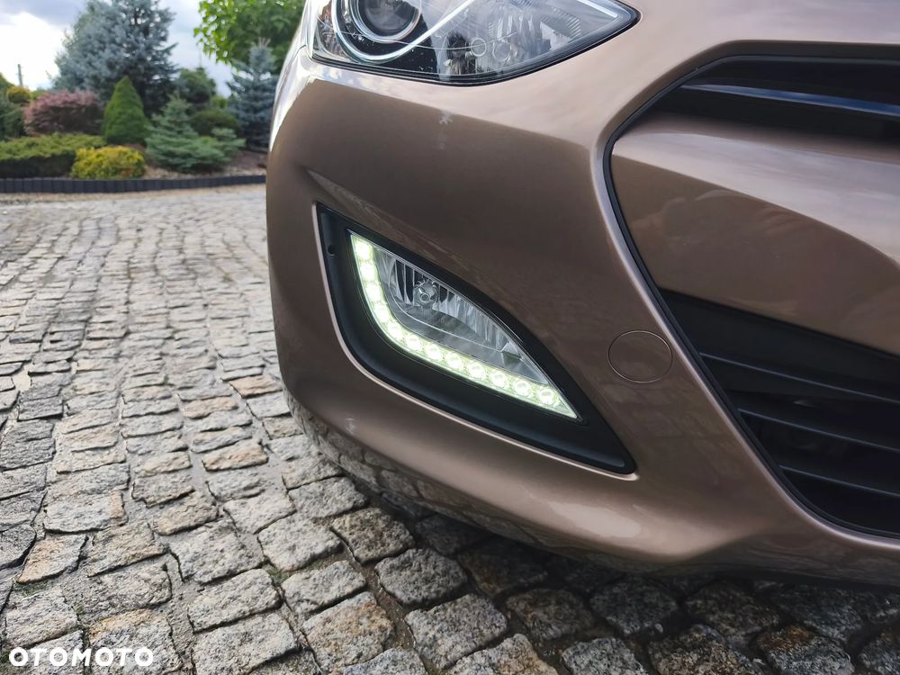 Hyundai i30 1.6 Trend - 16
