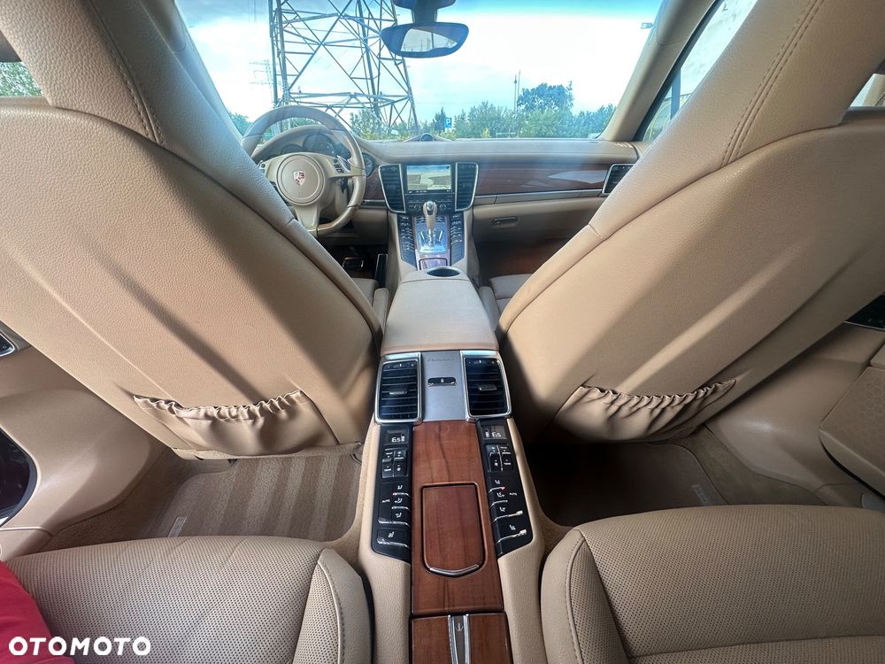Porsche Panamera PDK Platinum Edition - 15
