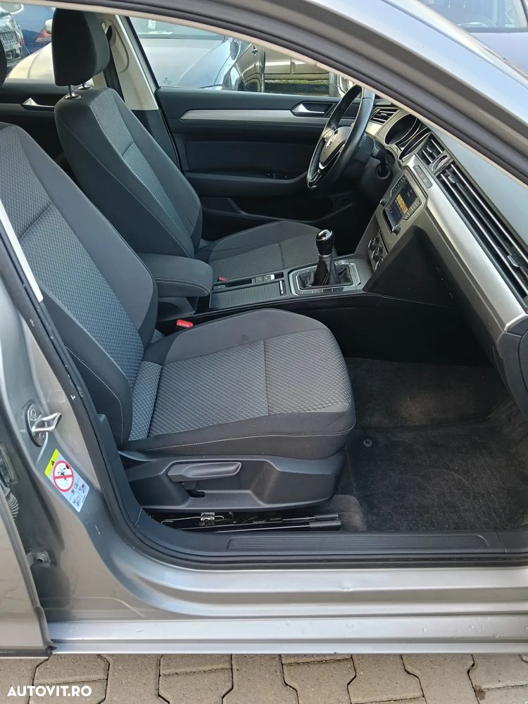 Volkswagen Passat - 9
