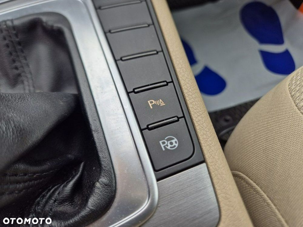 Volkswagen Passat - 30