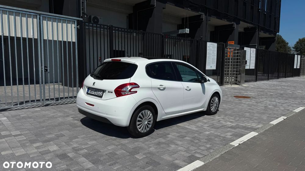 Peugeot 208 - 3