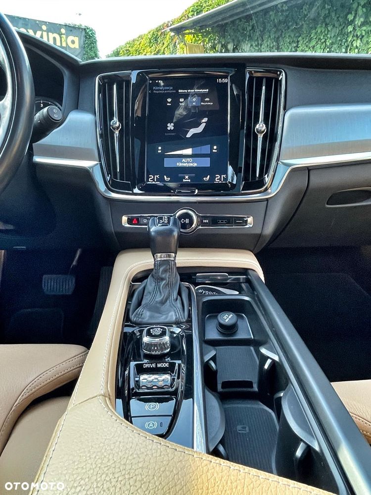 Volvo V90 D4 AWD Momentum - 6