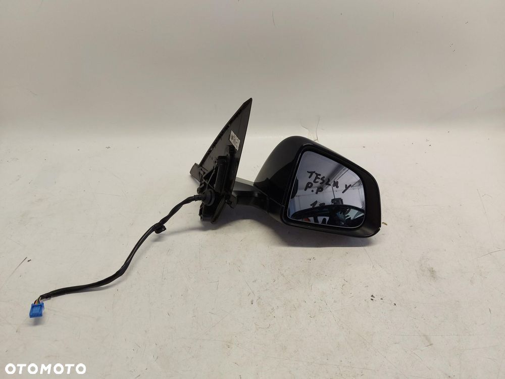 TESLA MODEL Y 2022r LUSTERKO PRAWE 13PIN RHD - 1