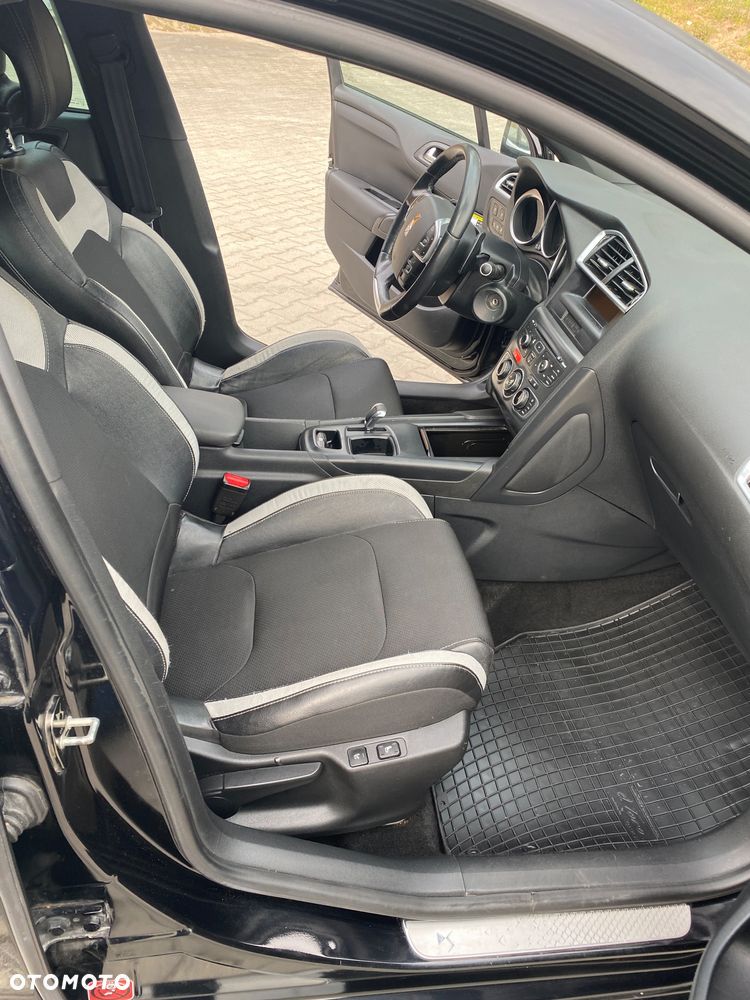 Citroën DS4 1.6 e-HDi SoChic MCP - 21