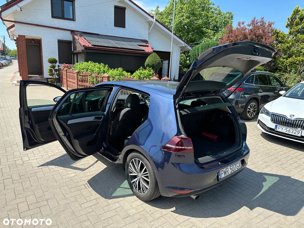 Volkswagen Golf - 25