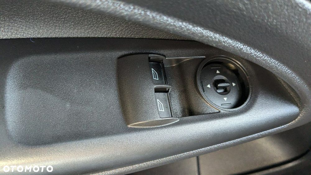 Ford Connect - 25