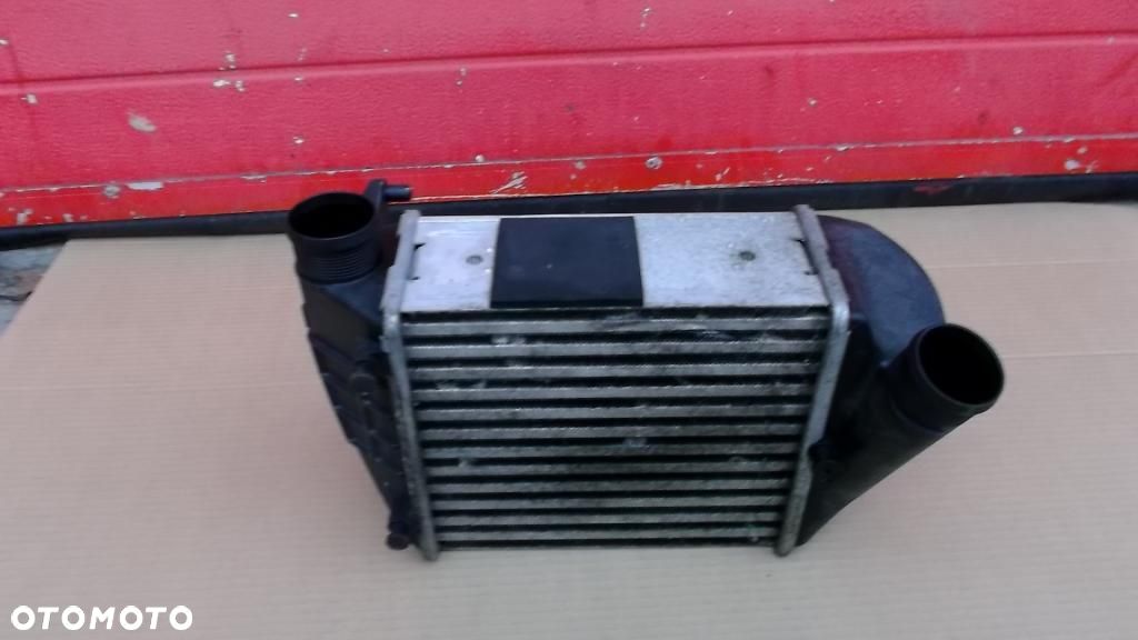 INTERCOOLER CHŁODNICA AUDI A4 B7 2.7 3.0 TDI 8E0 - 1