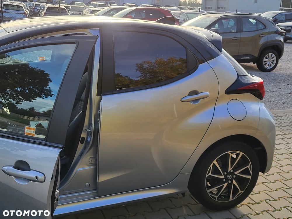 Toyota Yaris Hybrid 1.5 Premiere Edition - 9