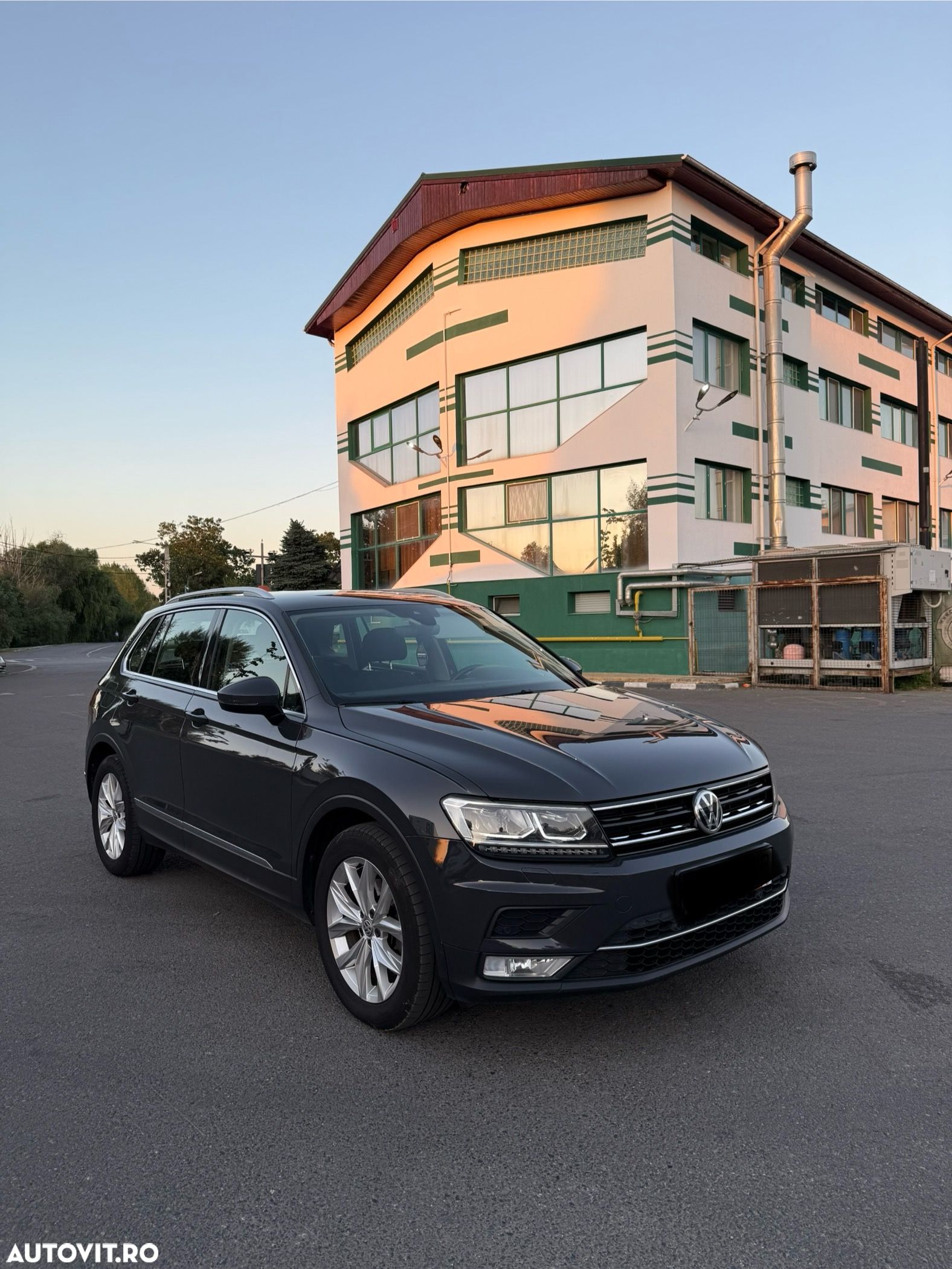 Volkswagen Tiguan 2.0 TDI DPF DSG 4Mot Comfortline - 1