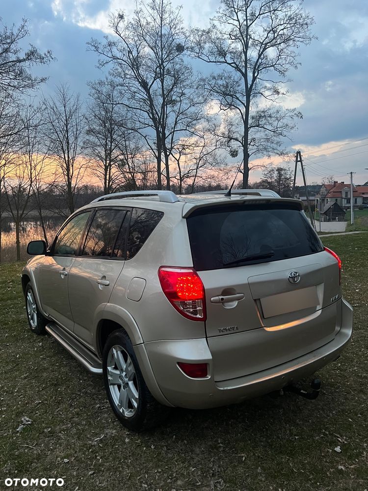 Toyota RAV4 - 5