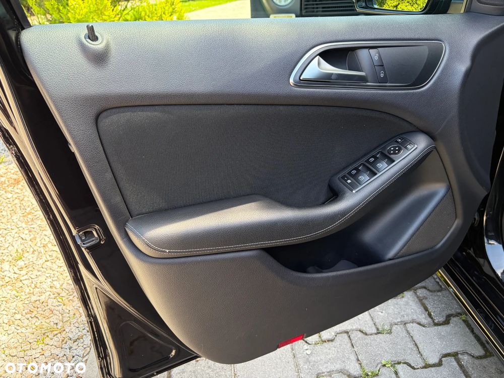 Mercedes-Benz Klasa B 180 BlueEFFICIENCY Edition Style - 16