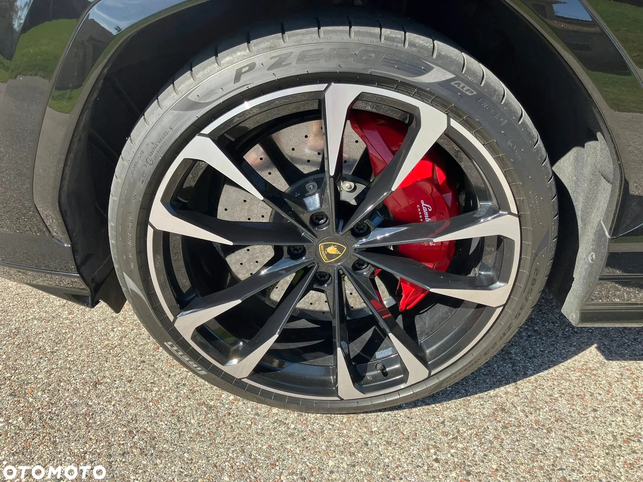 Lamborghini Urus Standard - 12