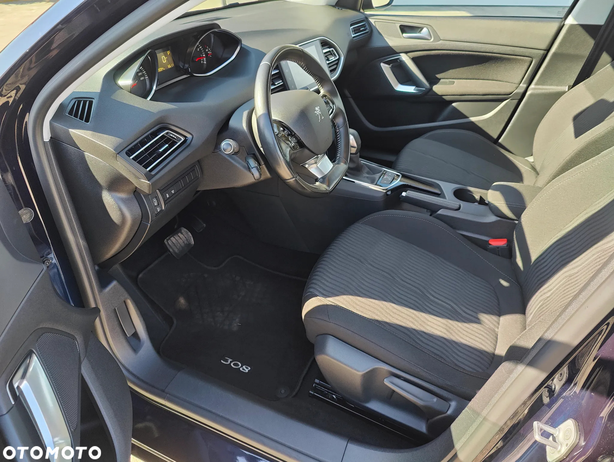 Peugeot 308 1.2 PureTech Allure S&S EAT6 - 9