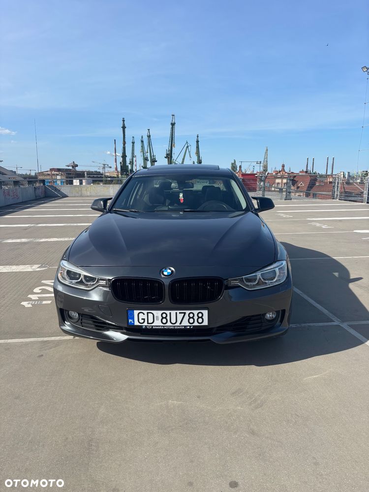 BMW Seria 3 328i Luxury Line - 21