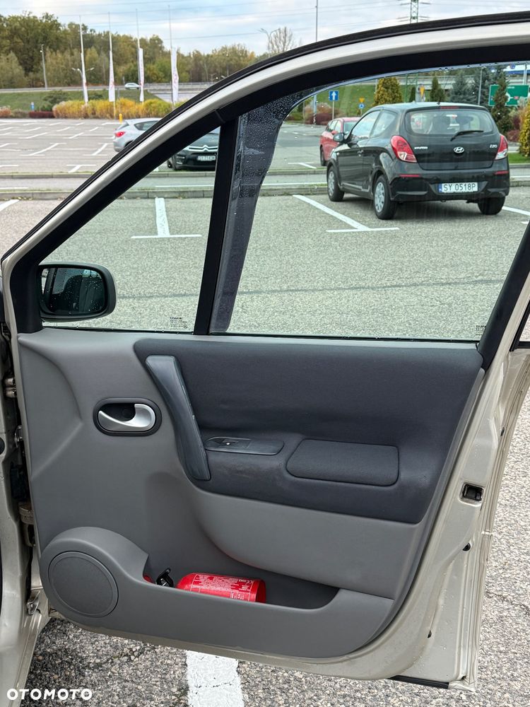 Renault Scenic - 22