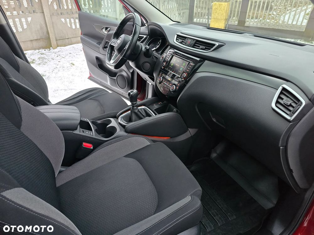 Nissan Qashqai 1.3 DIG-T N-CONNECTA - 26