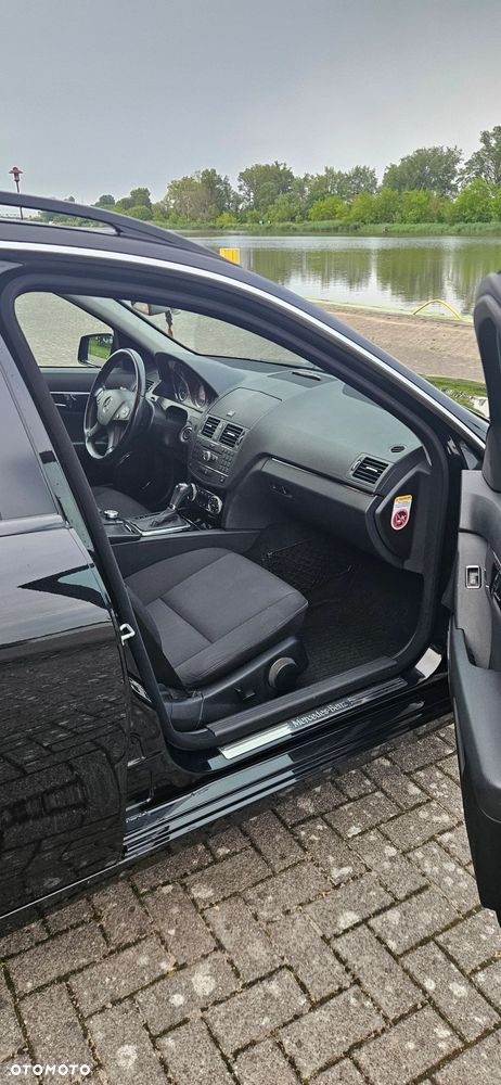 Mercedes-Benz Klasa C 180 CGI Automatik BlueEFFICIENCY - 14