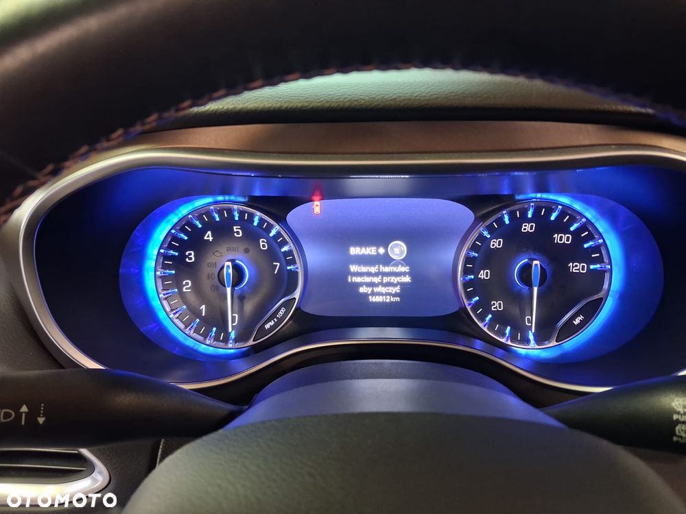 Chrysler Pacifica - 15