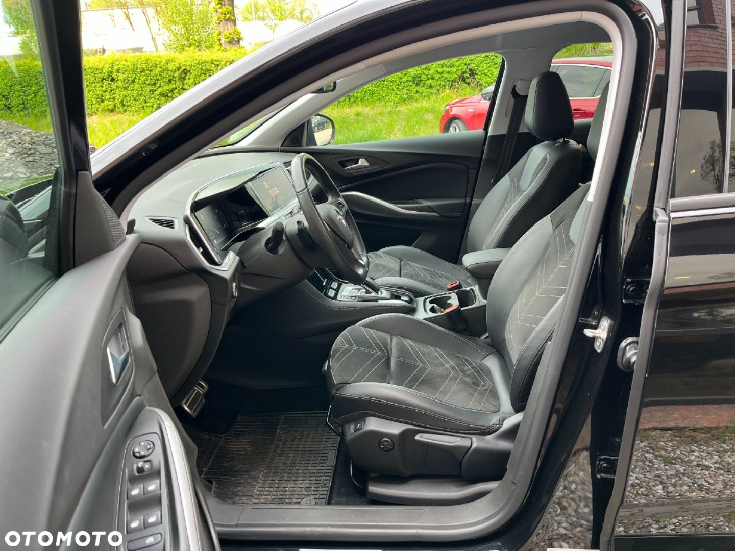 Opel Grandland 1.2 T Business Elegance S&S - 22